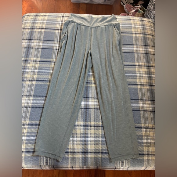 Athleta Elation Pant in Heather Gray - Picture 5 of 10